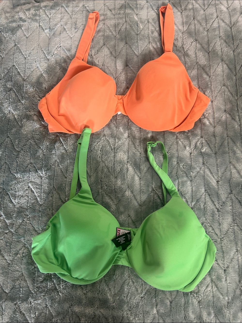Body by Victoria Orange & Green Smooth T-Shirt Underwire Bras Bundle